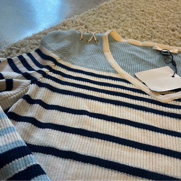 St. John sweater NWT - Picture 5 of 7